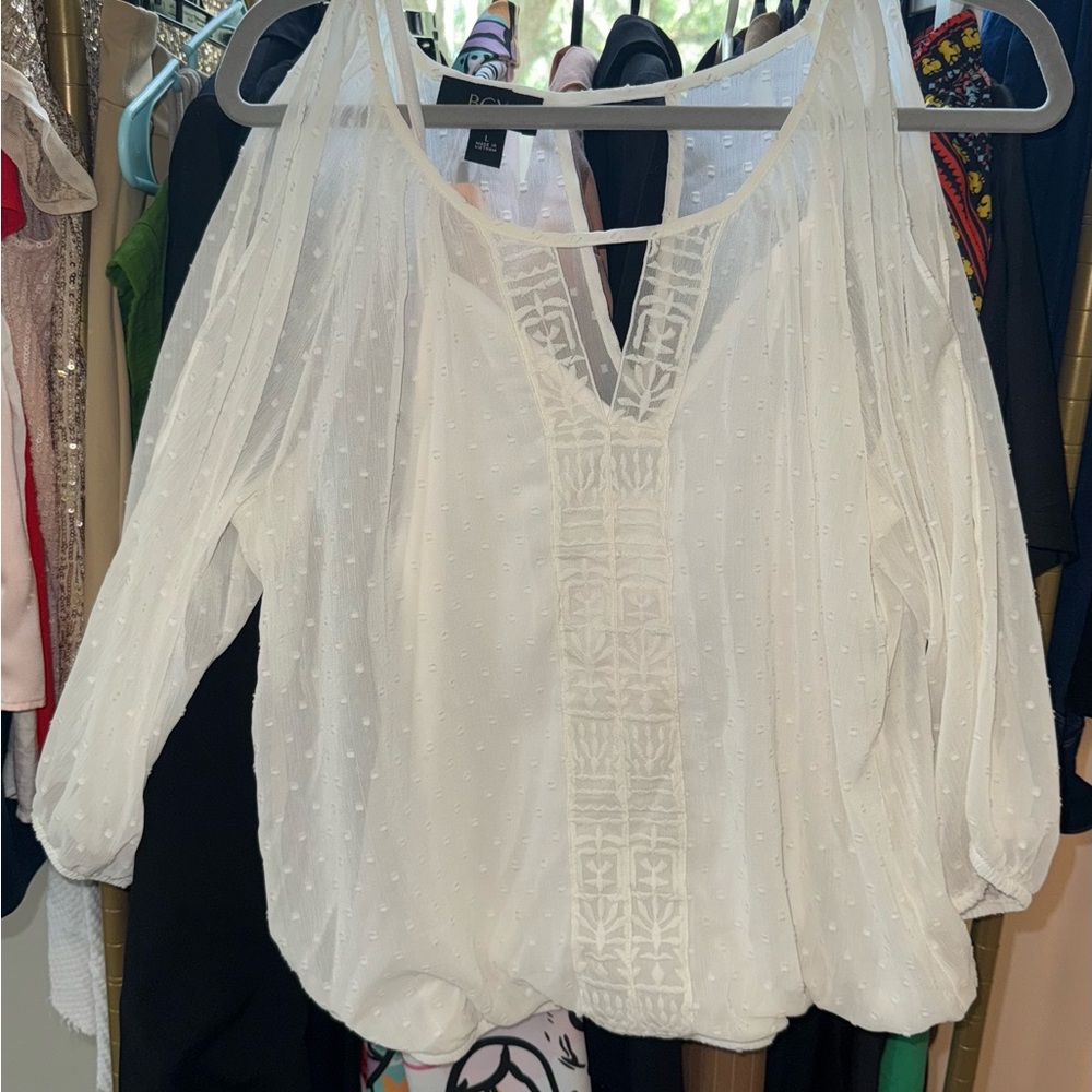 NWOT White Shear 3/4 Open Sleeve Blouse